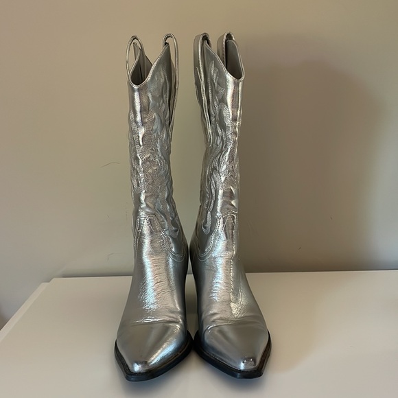 Woman Silver Embroidered Western Cowgirl Boots - Size 6 - Picture 11 of 13